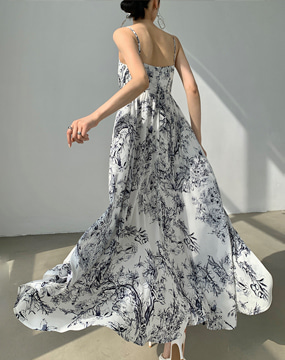 [수입] 이니프 슬리브리스 패턴 드레스